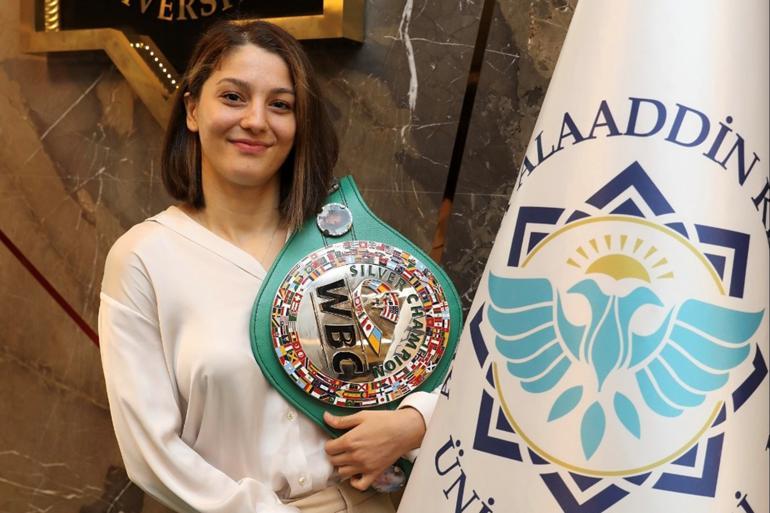 Şampiyon kemerini satıyor