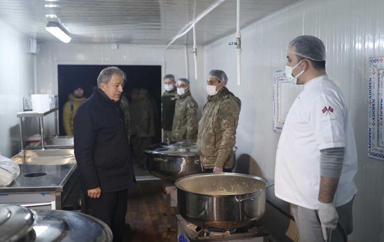 Bakan Akar, Hatayda Mehmetçiki denetledi