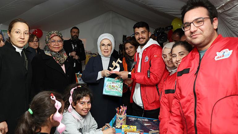 Emine Erdoğan, BM Habitat İcra Direktörü Sharif ile deprem bölgesine gitti