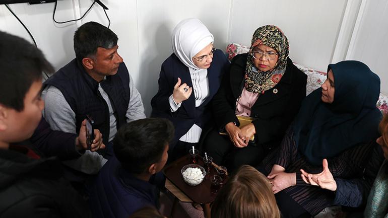 Emine Erdoğan, BM Habitat İcra Direktörü Sharif ile deprem bölgesine gitti
