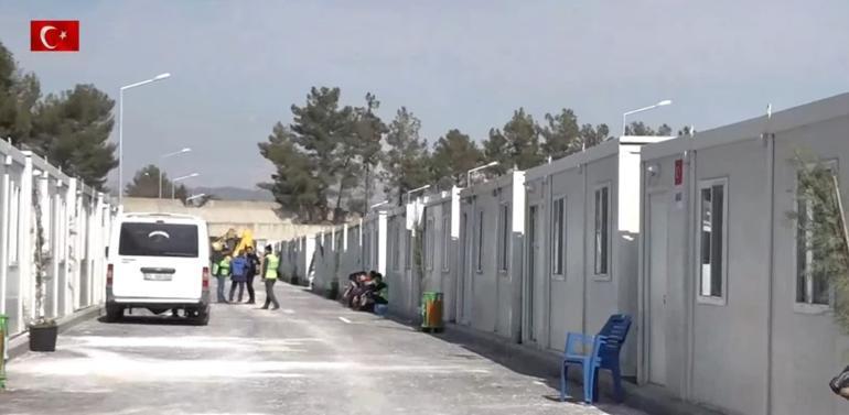 Bakan Karaismailoğlu: Adıyamanda bugün 300 konteyner teslim ediliyor