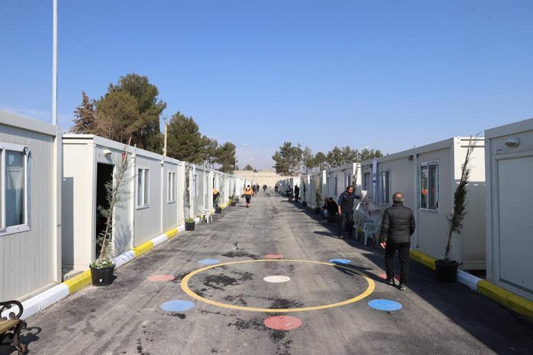 Bakan Kurum: Adıyamana 3 bin prefabrik ev yapılıyor