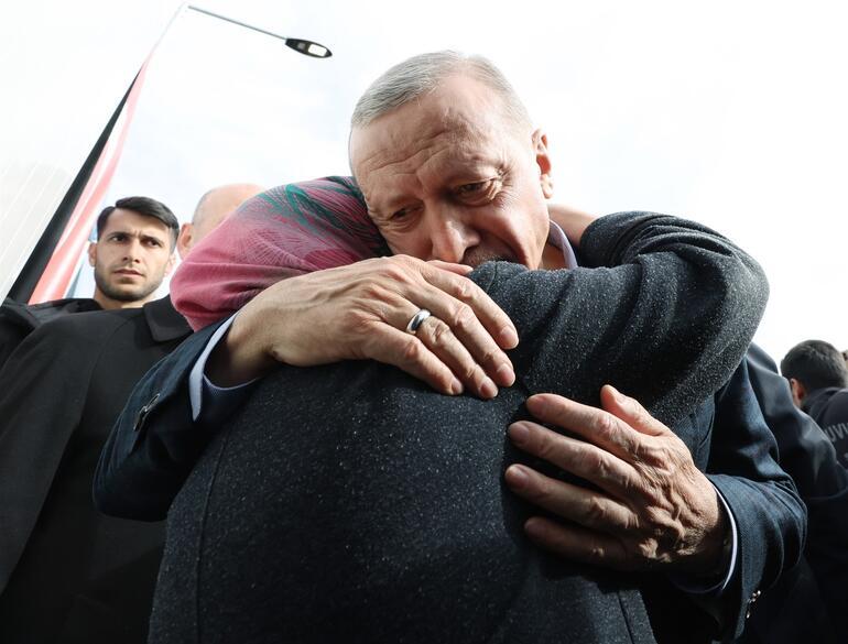 Cumhurbaşkanı Erdoğan, Bahçeli ve Destici deprem bölgesinde... Erdoğan: 15 bin lira taşınma yardımını bugün ödemeye başlıyoruz