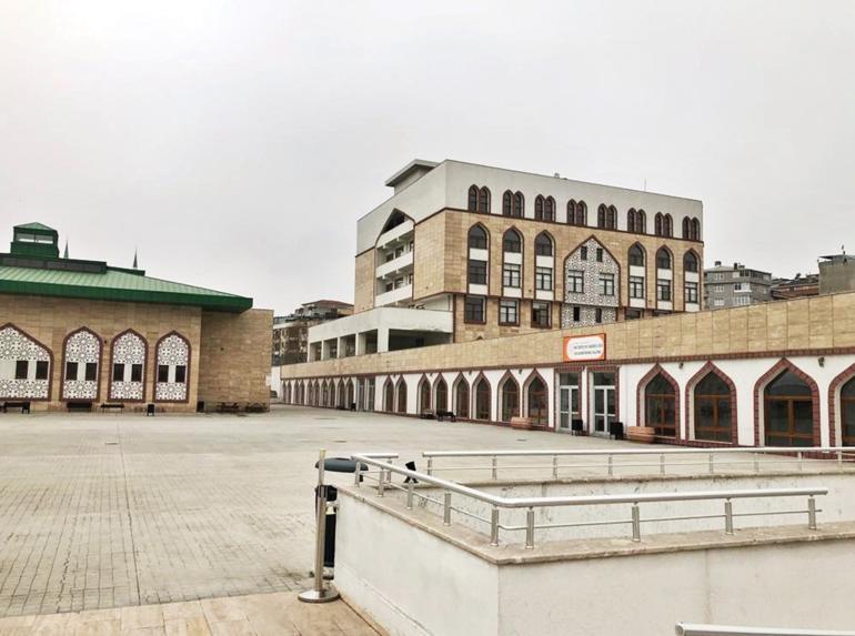Mahallelerimizdeki  afet toplanma alanlarına bir baktık...  Parklar bahçeler güzel ama yetersiz