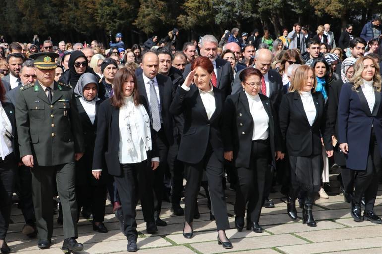 Akşener, kadınlarla Anıtkabiri ziyaret etti