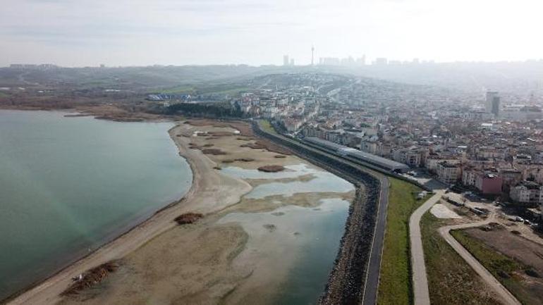 İstanbulun barajlarında son durum: İstanbul baraj doluluk oranı giderek düşüyor... Su metrelerce çekildi