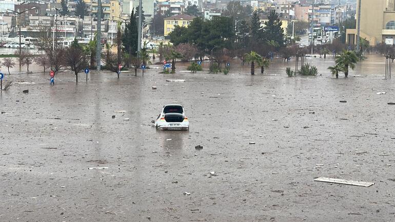 Son dakika: Adıyaman ve Şanlıurfada sel felaketi: 5 can kaybı Bakan Soyludan açıklama