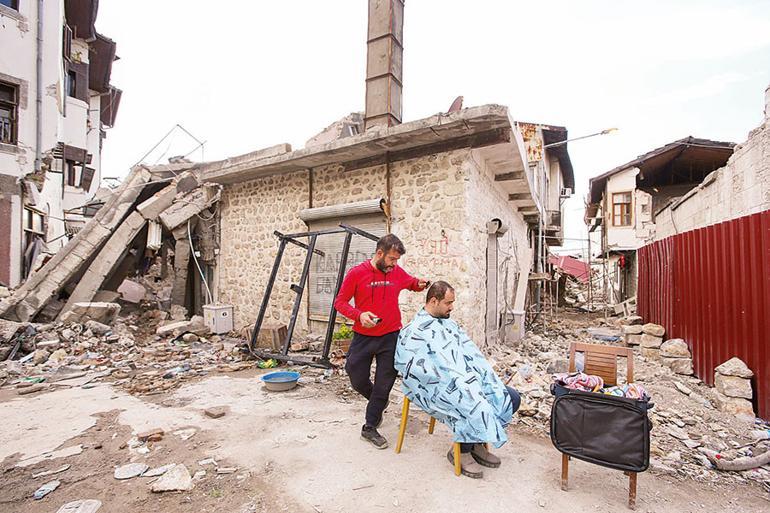 Sil baştan başlamak gerek bazen... Söz verdikleri gibi geri döndüler