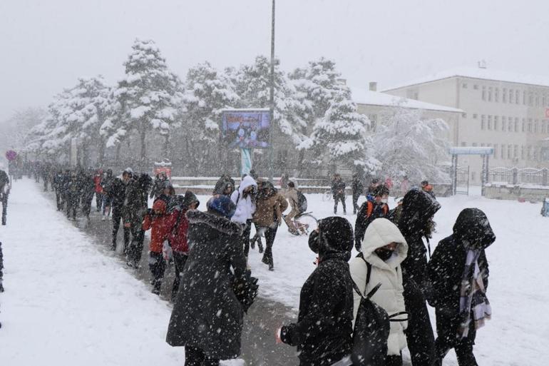 Son dakika... Meteorolojiden yeni hava durumu raporu: Yoğun kar uyarısı... Birçok kentte eğitime kar engeli