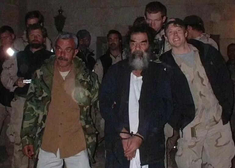 Saddam Hüseyini sorguya çeken ajan 20 yıl sonra konuştu 30 saniye içinde hakkımdaki iki şeyi bildi