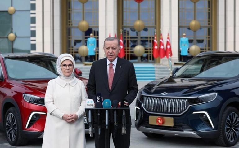 Son dakika... Cumhurbaşkanı Erdoğan ve Emine Erdoğan Toggu teslim aldı