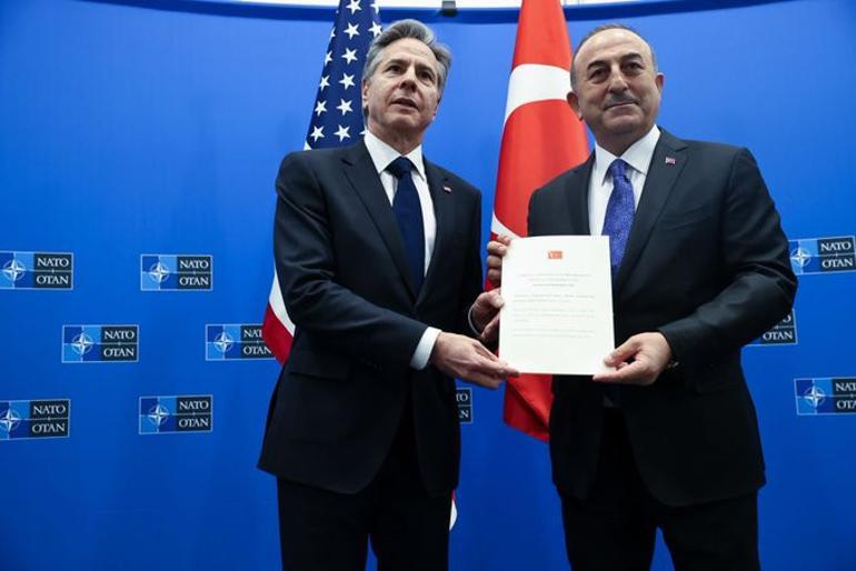 Türkiyənin təsdiqi hər şeyi dəyişdi... Finlandiya rəsmi olaraq NATO-ya üzv oldu ABŞ-dan təəccüblü şərh: İsveç gözləmə zalında saxlanılır