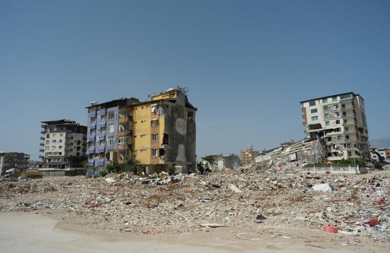 Hatayın son hali yürekleri sızlattı... Binaların yerini meydanlar aldı