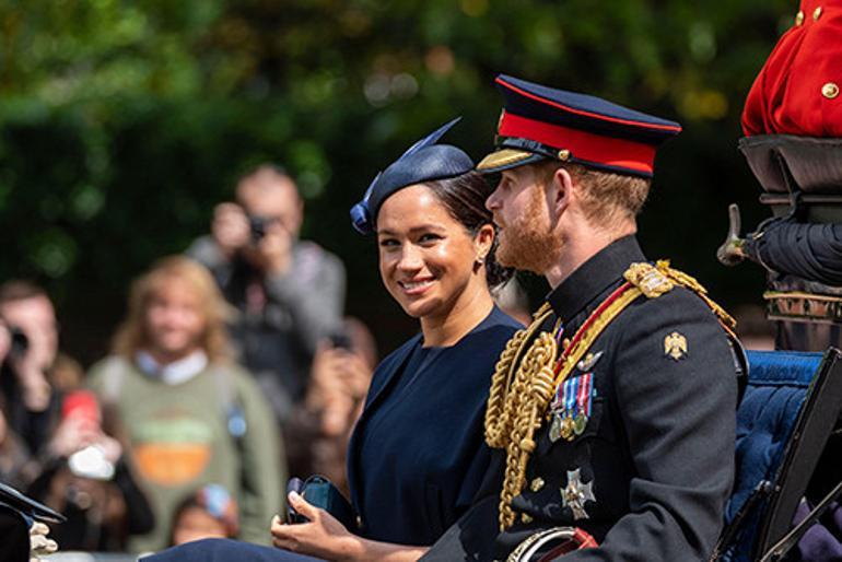 Meghan bilmecesi çözüldü: Kocasını eve yolluyor, kendisi çocuklarla kalacak