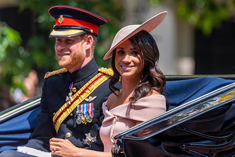 Meghan bilmecesi çözüldü: Kocasını eve yolluyor, kendisi çocuklarla kalacak