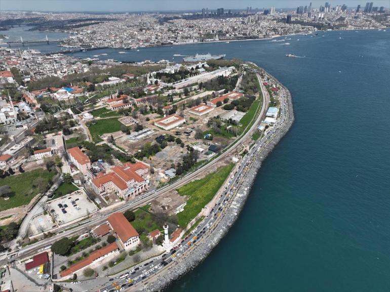 TCG Anadoluya ziyaretçi akını: Kilometrelerce kuyruk
