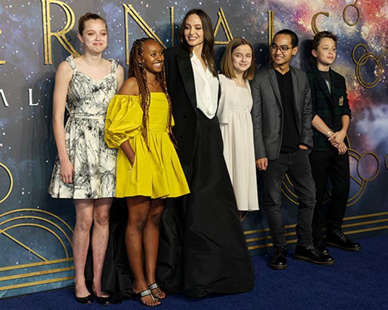 Angelinanın gurur gecesi: Yüzünden gülümsemesi eksik olmadı