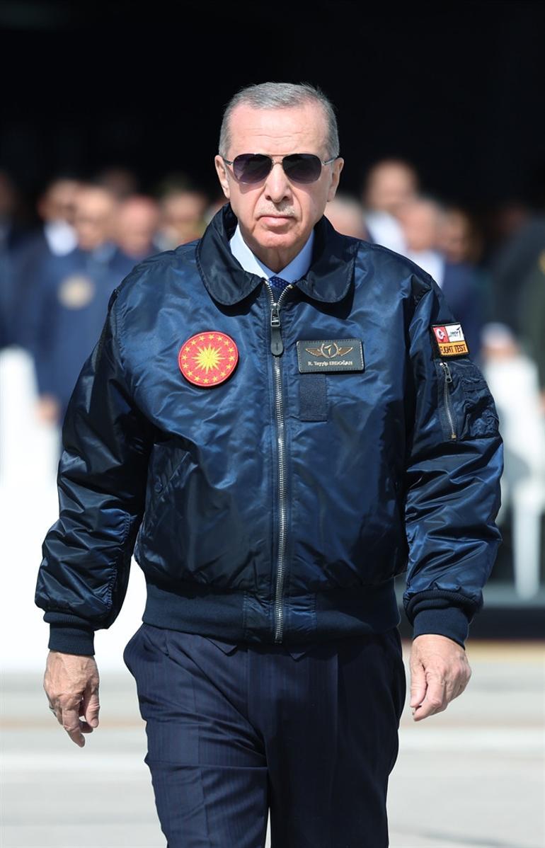 Cumhurbaşkanı Erdoğandan KAAN paylaşımı: Daha gidecek çok yolumuz var