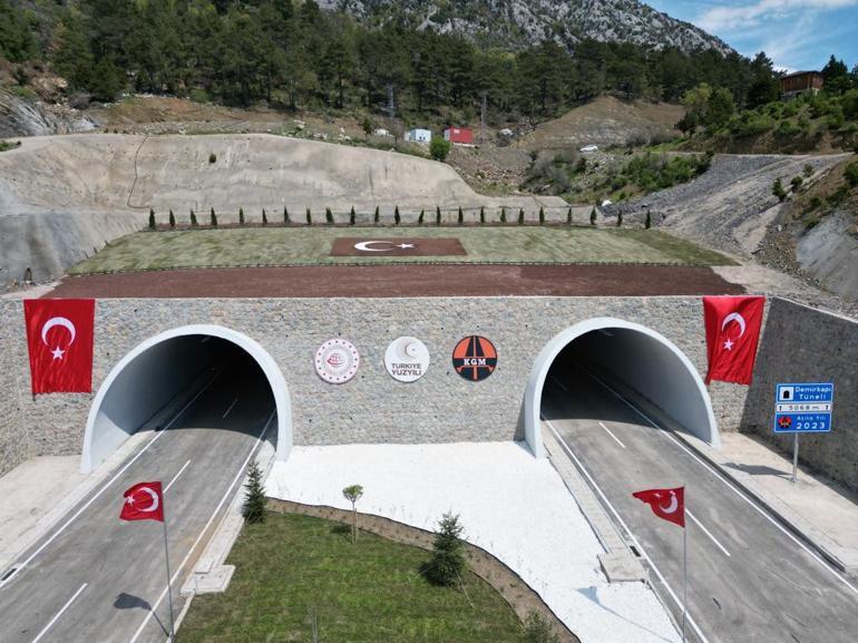 Bakan Karaismailoğlu: Değişen zihniyet ile vatandaşımız efendi, biz hizmetkar olduk