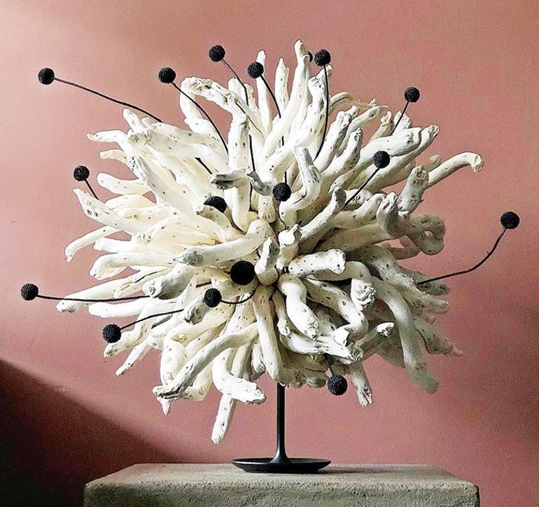 Sen bu çiçeklerden daha güzelsin