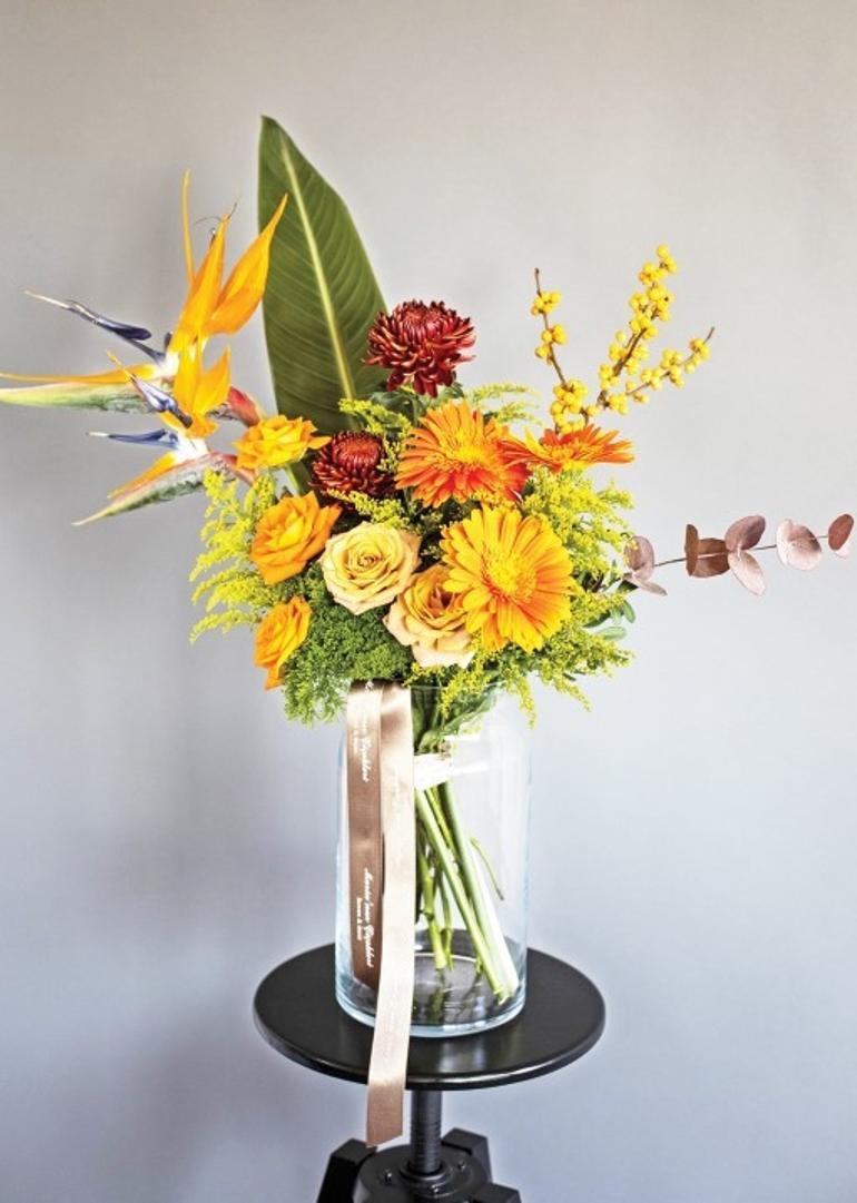 Sen bu çiçeklerden daha güzelsin