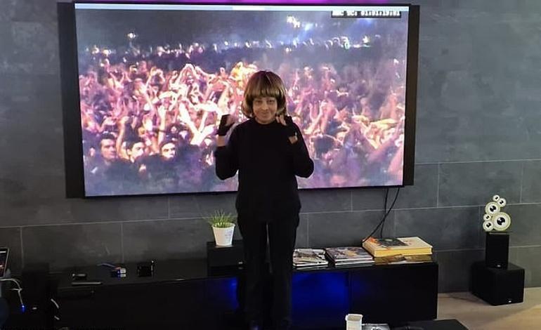 Kocasından dayak yiyip sahneye de çıktı, en büyük başarıları kazanıp kraliçe de ilan edildi... Tina Turner ölürken ardında acılarla yoğurulmuş bir zafer hikâyesi bıraktı