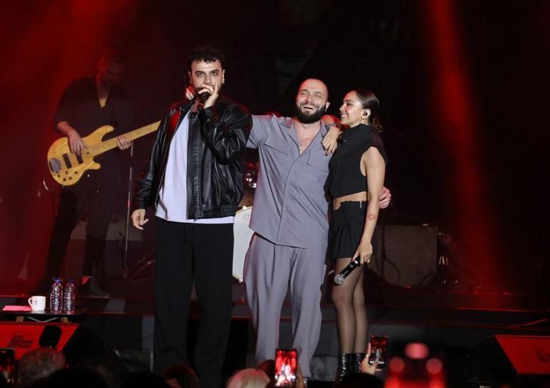 Berkay, açıkhava açılışını Kuruçeşmede yaptı