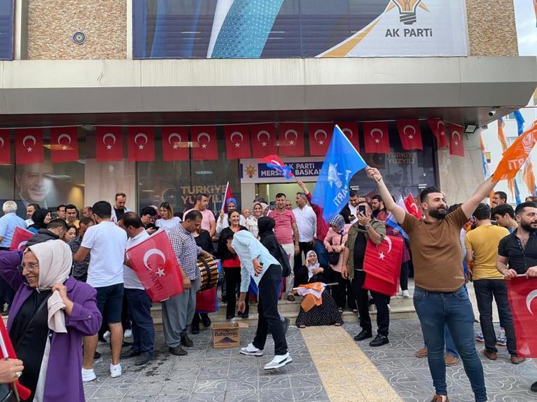 Türkiyenin dört bir yanında seçim kutlamaları başladı