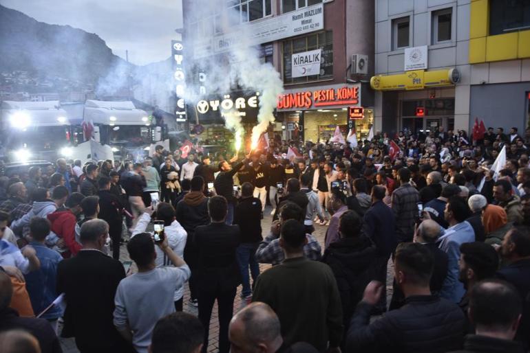 Türkiyenin dört bir yanında seçim kutlamaları başladı