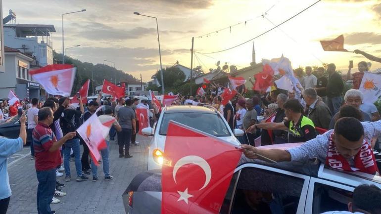 Türkiyenin dört bir yanında seçim kutlamaları başladı
