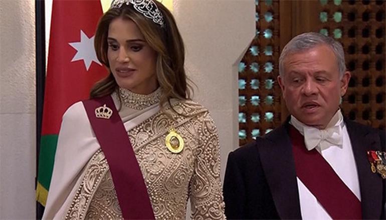 Yılın düğününde kimsenin gözü tacı bile görmedi: Herkes gelinin ayaklarına baktı