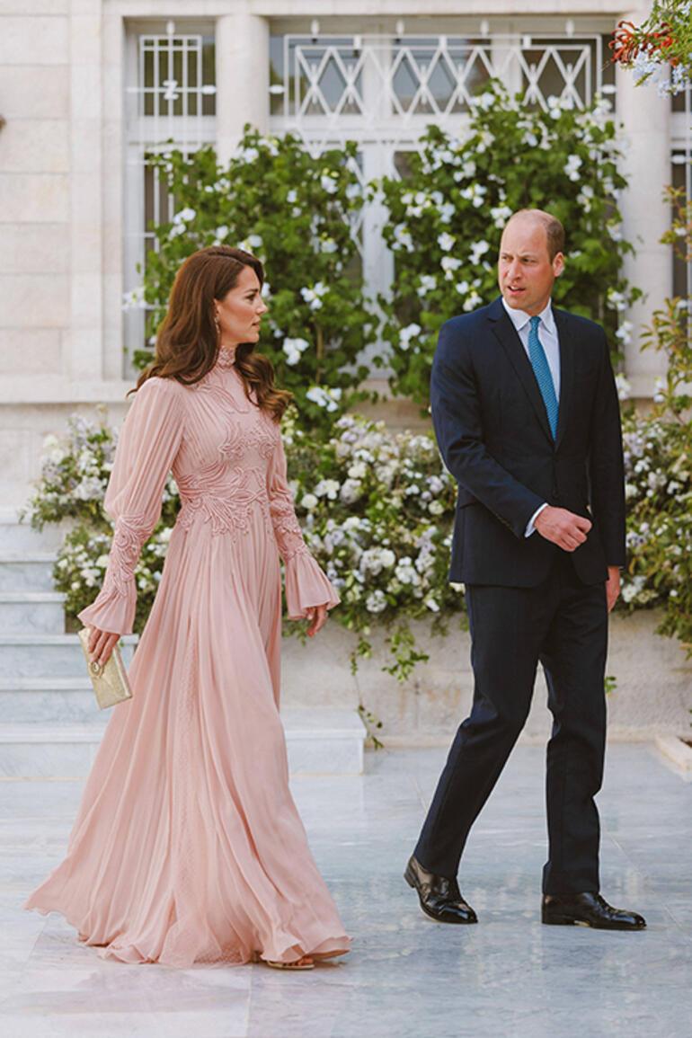 She was by far the most notable guest at the wedding: Does Kate ever wear sheer?