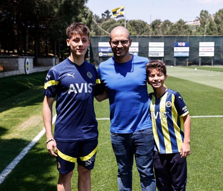 Fenerbahçe tesislerinde Alex de Souza sürprizi Arda Gülerin hayali gerçek oldu...