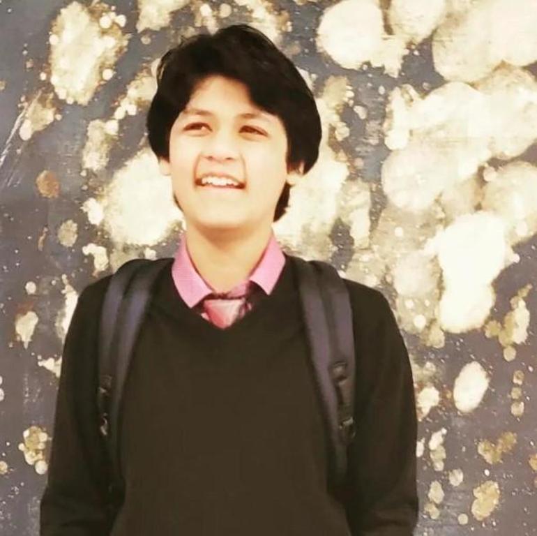 14 yaşında universiteti bitirib, İlon Maskın şirkətində işə başlayır.Dünyanın danışdığı dahi oğlan...