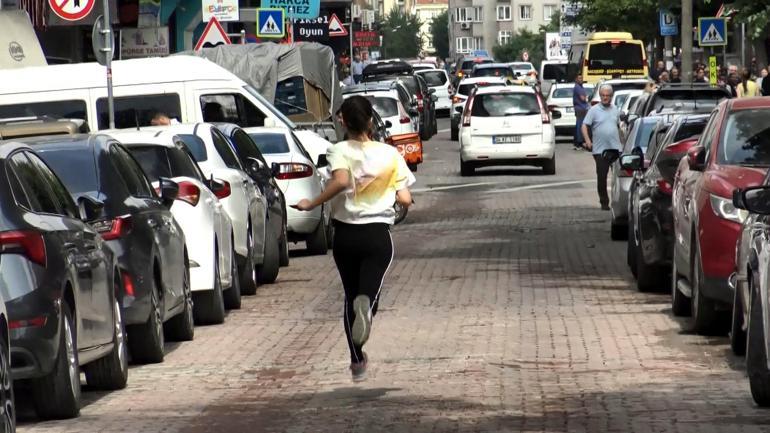 Sınava geç kalınca kapıya tırmanarak içeriye girmeye çalıştı