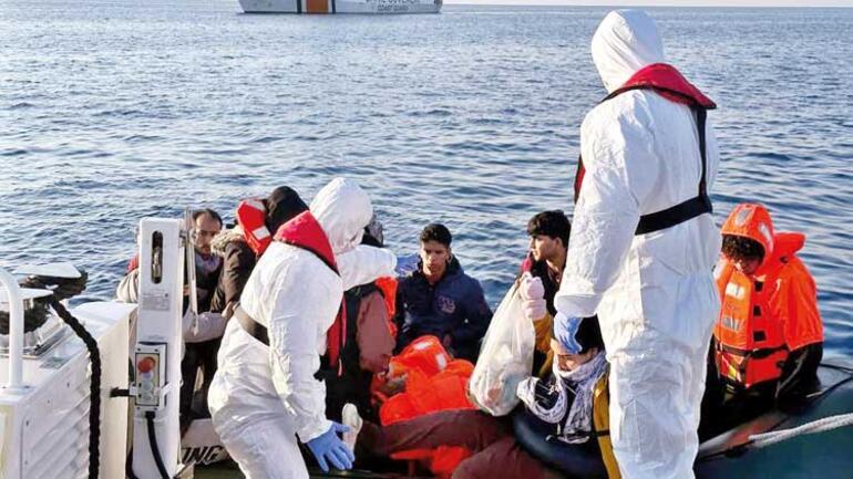 Illegal migrant raid on boats in the Bosphorus: They could not escape even at sea