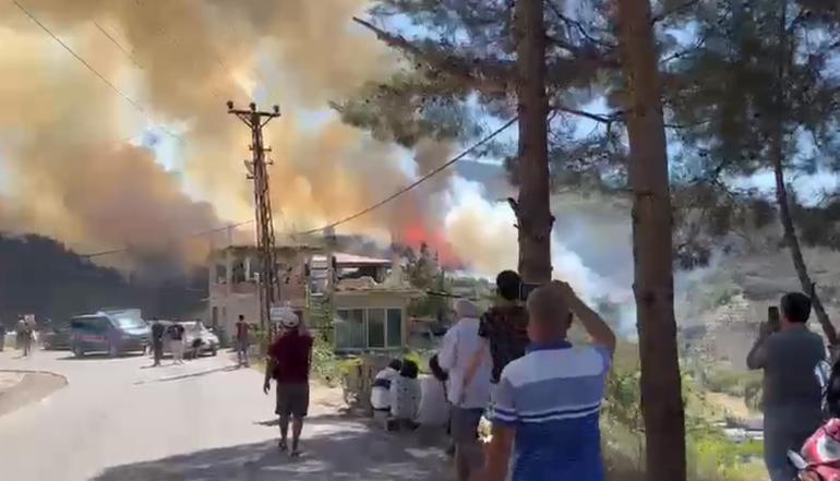 Hatay Belende orman yangını Yerleşim yerlerine yaklaştığı görüntülendi