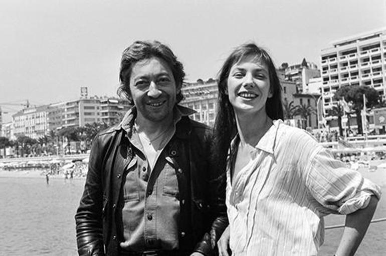 Dünyaca ünlü şarkıcı ve oyuncu Jane Birkin hayatını kaybetti