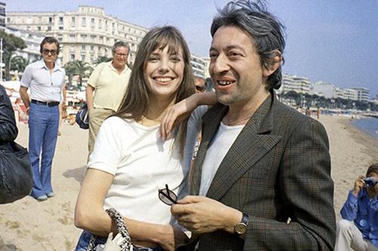 Dünyaca ünlü şarkıcı ve oyuncu Jane Birkin hayatını kaybetti