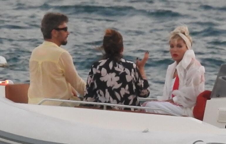 Süperstar Ajda Pekkan lüks teknesiyle soluğu tatilde aldı! Bir bakan bir daha baktı...