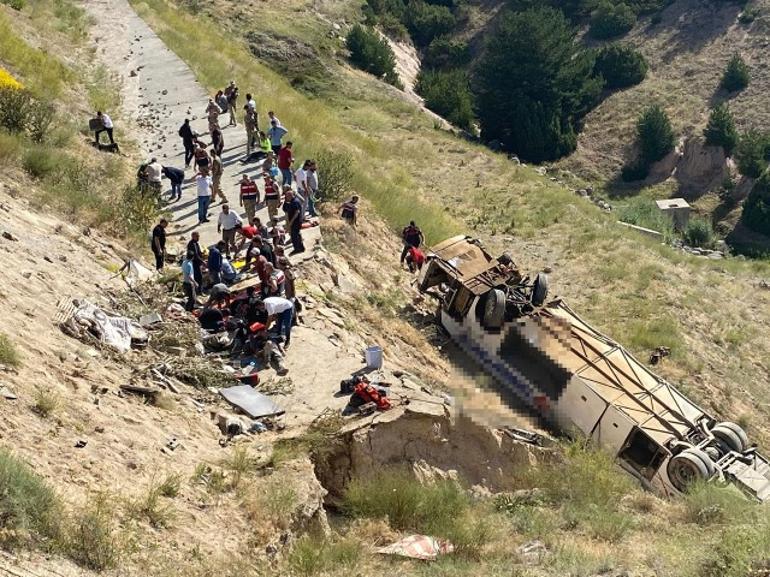 Son dakika: Karsta yolcu otobüsü faciası: 7 kişi hayatını kaybetti, 22 kişi yaralandı