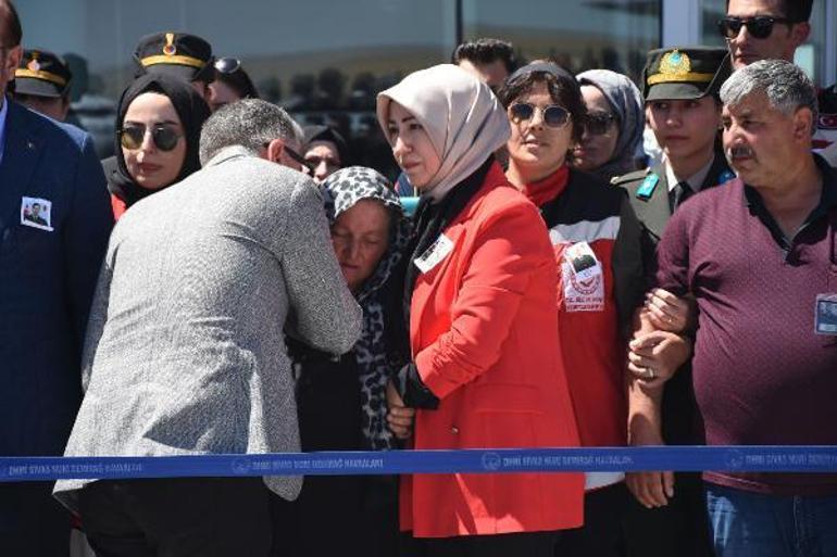 Pençe Kilit şehitlerine acı veda... Gözyaşlarıyla son yolculuklarına uğurlandılar