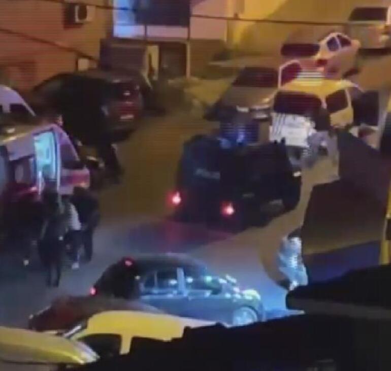 Son dakika: Kağıthanede uyuşturucu operasyonunda polise silahlı saldırı 1 polis şehit, 1 saldırgan ölü ele geçirildi