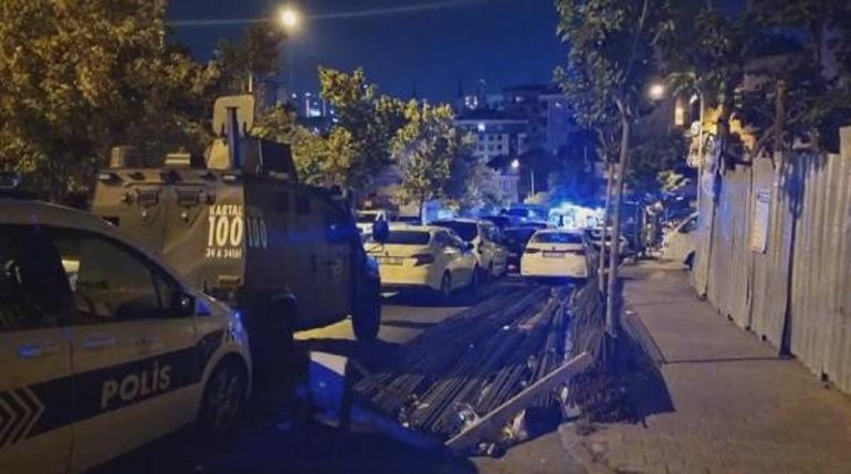 Son dakika: Kağıthanede uyuşturucu operasyonunda polise silahlı saldırı 1 polis şehit, 1 saldırgan ölü ele geçirildi