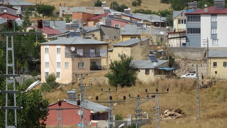 Dağa kaçan katil yakalanamadı, köylüler evini terk etti