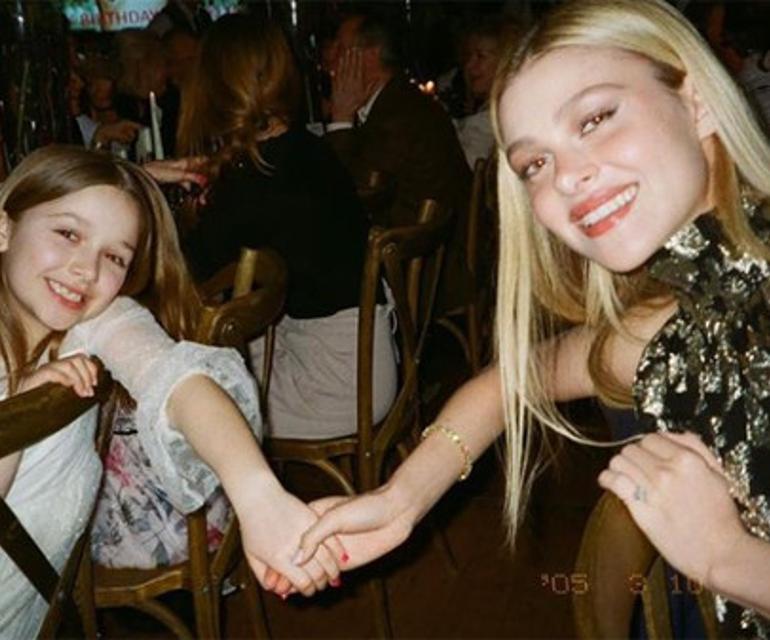 KIZ KARDEŞ GİBİ OLMUŞLARDI