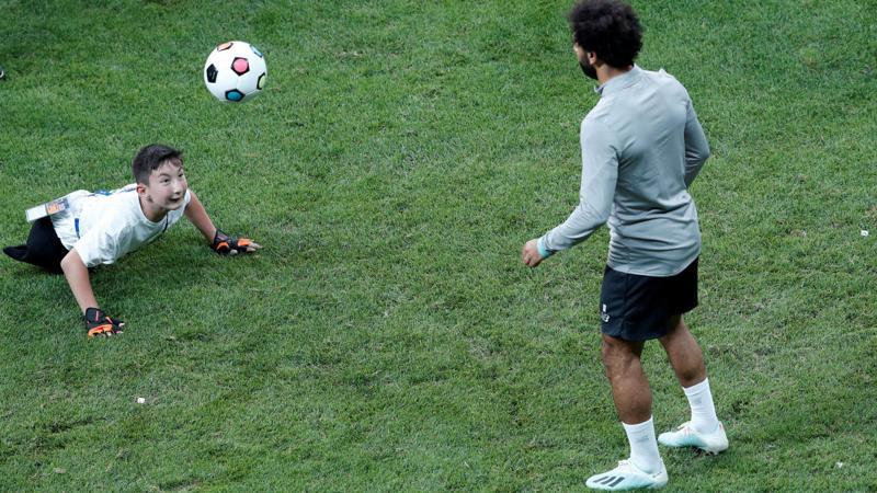 Liverpool ve Chelsea'den engelli çocuklara moral