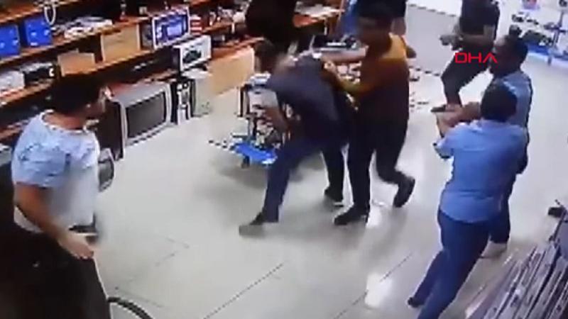 İş yerini basıp, çalışanları dövdüler