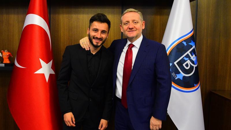 Başakşehir Enver Cenk Şahin'e kucak açtı!