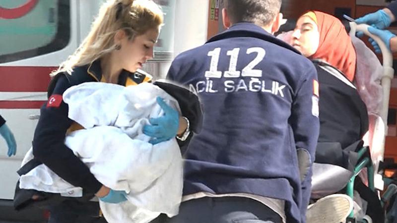 Porsuk Çayı’na düşen Iraklı anne ve 2 yaşındaki kızını çevredekiler kurtardı